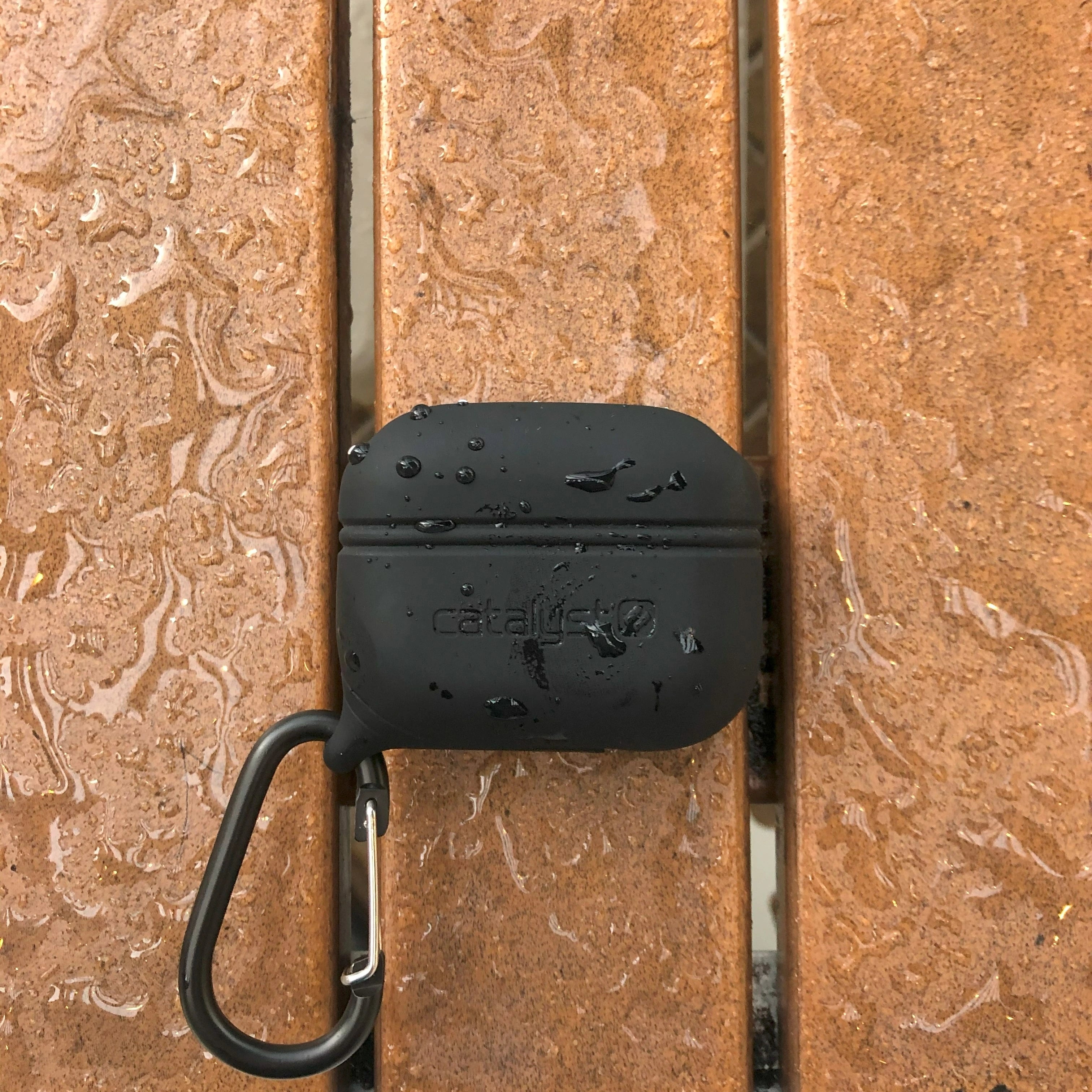 AirPods Pro (Gen 3/2/1) - Waterproof Case + Carabiner