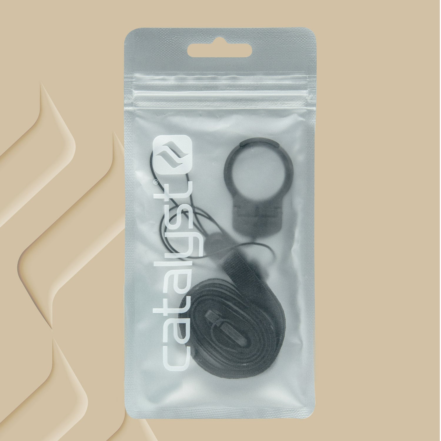 catalyst shoulder strap and ring stand bundle inside a packaging